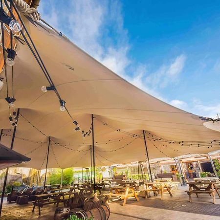Court Yard Hotel Leixlip Bagian luar foto