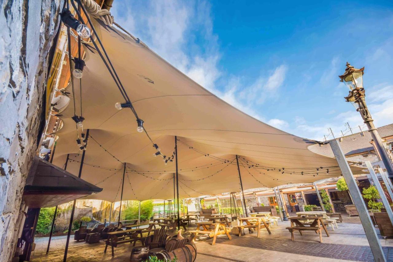 Court Yard Hotel Leixlip Bagian luar foto