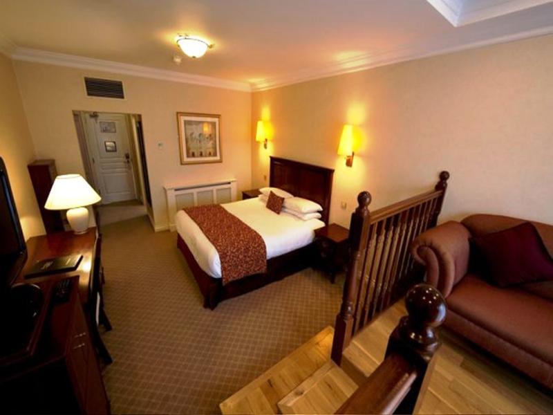 Court Yard Hotel Leixlip Bagian luar foto