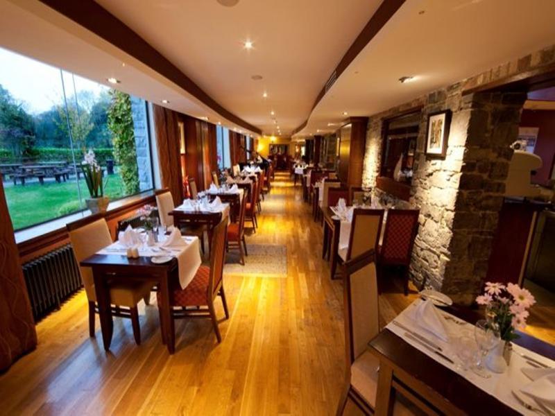 Court Yard Hotel Leixlip Bagian luar foto