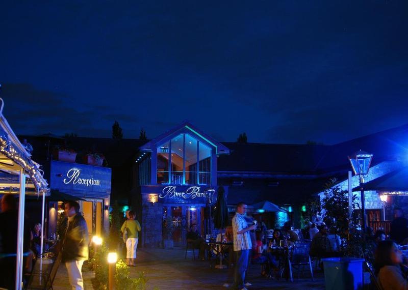 Court Yard Hotel Leixlip Bagian luar foto