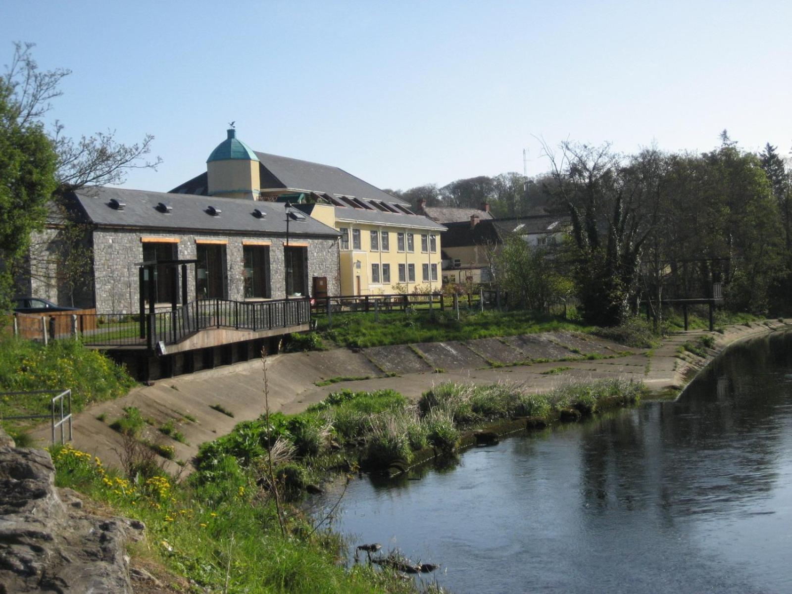 Court Yard Hotel Leixlip Bagian luar foto