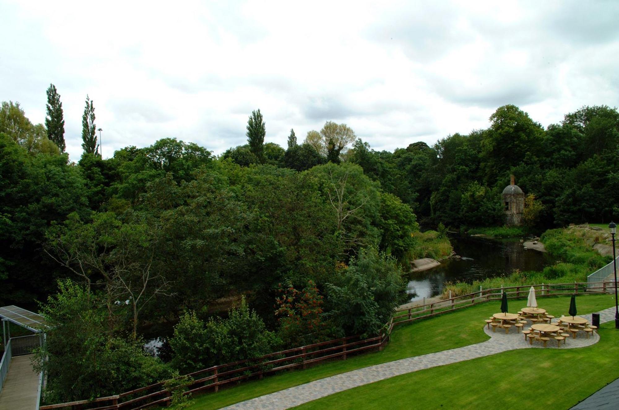 Court Yard Hotel Leixlip Bagian luar foto