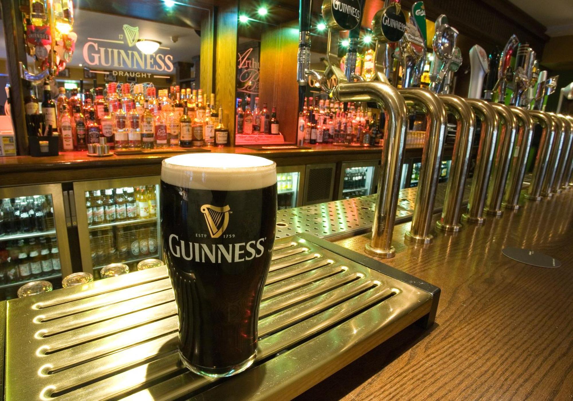 Court Yard Hotel Leixlip Bagian luar foto