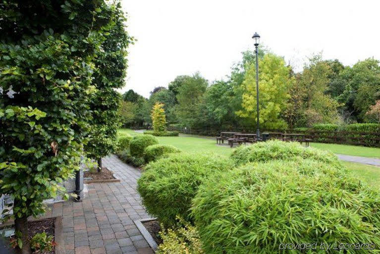Court Yard Hotel Leixlip Bagian luar foto